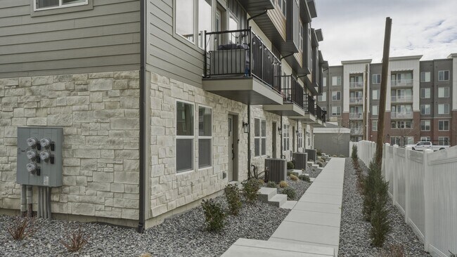 Building Photo - 108 W Ryker Ln