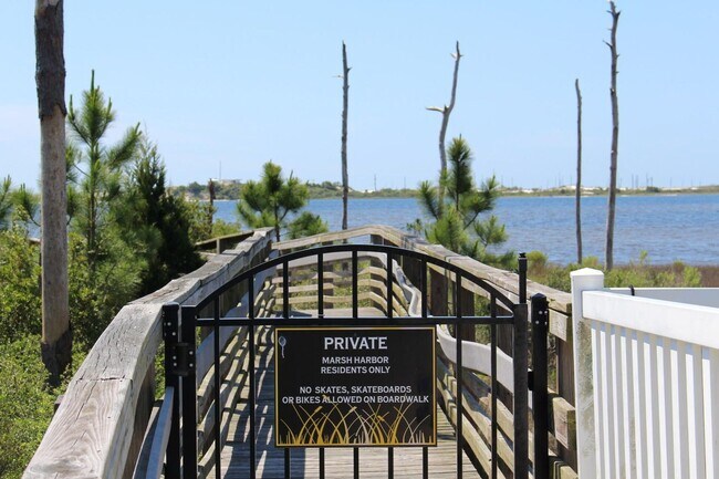 Foto del edificio - 4 Bedroom in Waterfront Subdivision!