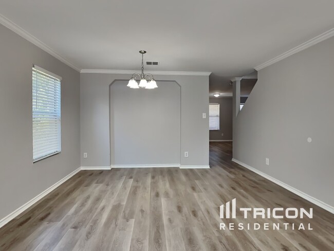 Building Photo - 1507 Golden Wing