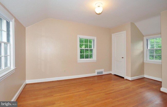 Building Photo - 5910 Cobalt Rd