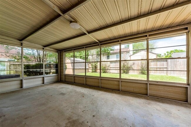 Building Photo - 3909 Spring Arbor Ct