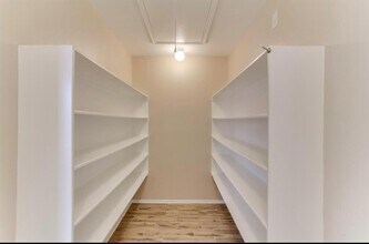 Building Photo - 9210 Rosewell Ct