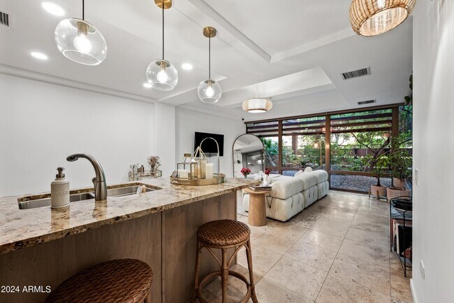 Building Photo - 7151 E Rancho Vista Dr