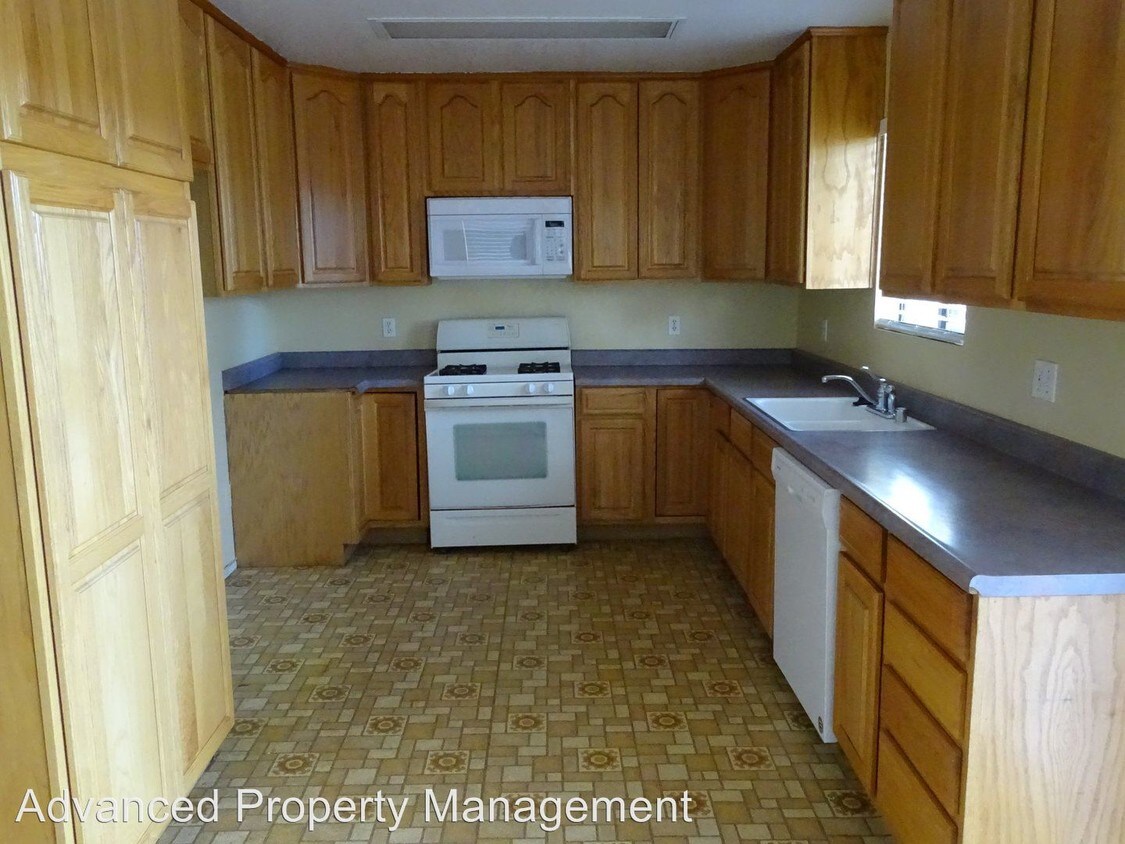 Building Photo - 3 br, 2 bath House - 24141 San Juan