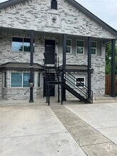 Building Photo - 2311 Vagas St