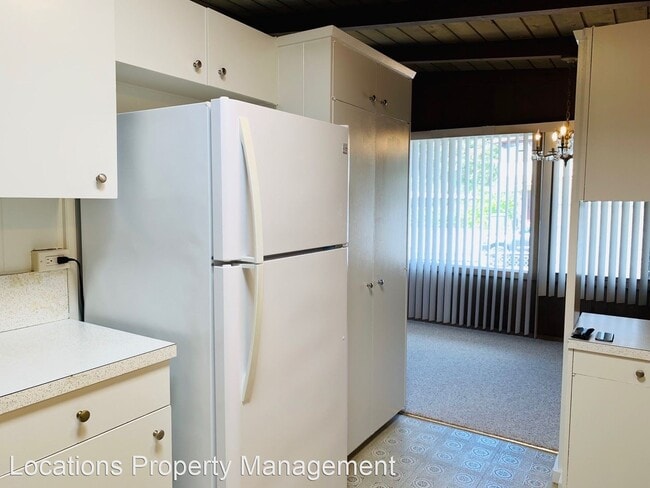 Building Photo - 3 br, 1.5 bath House - 2349 Amoomoo Street