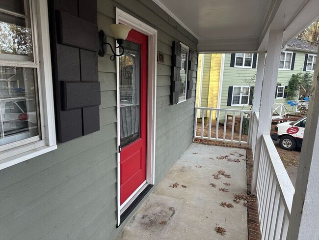 Building Photo - Charming 3-Bedroom Duplex for Rent in Cary!