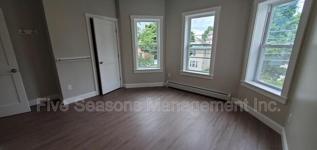 Building Photo - 96 S Union St