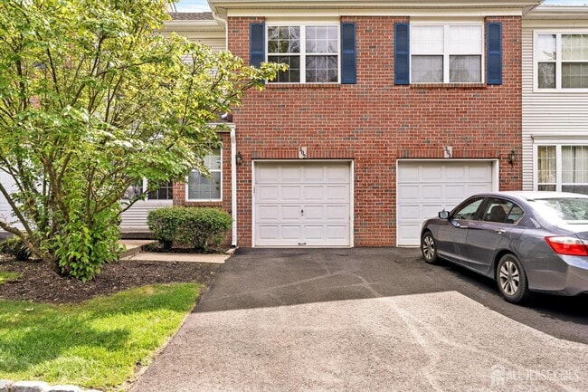 Building Photo - 302 Berkshire Dr