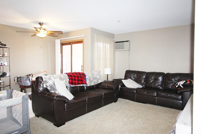 Building Photo - 1352 Cunat Ct