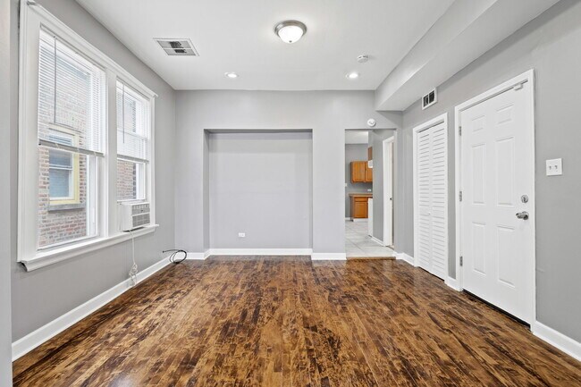 Building Photo - 4219 W Cullerton St
