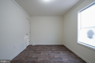 Building Photo - 19 Loxley Ln