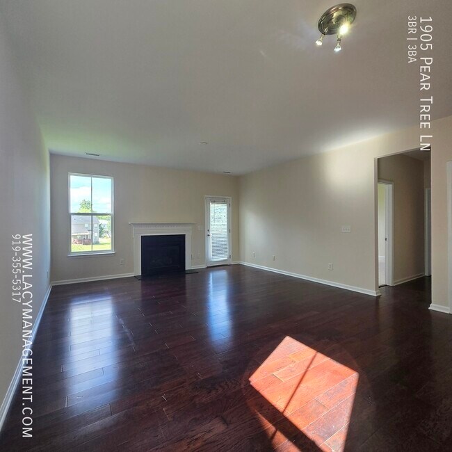 Foto del edificio - 1905 Pear Tree Ln