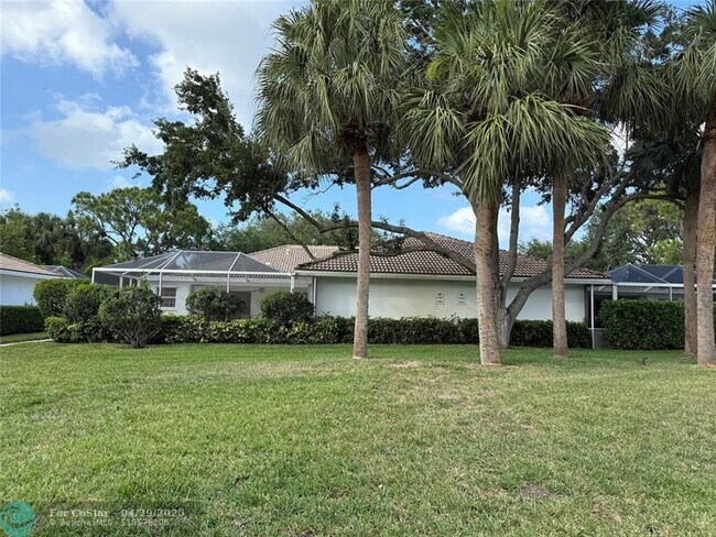 Foto del edificio - 11901 Myrtle Oak Ct