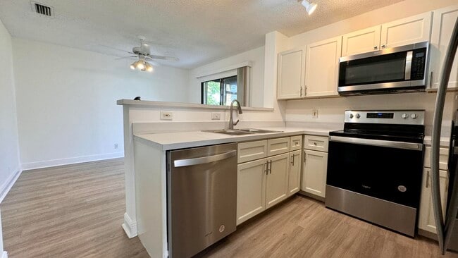 Building Photo - 1746 Harborside Cir