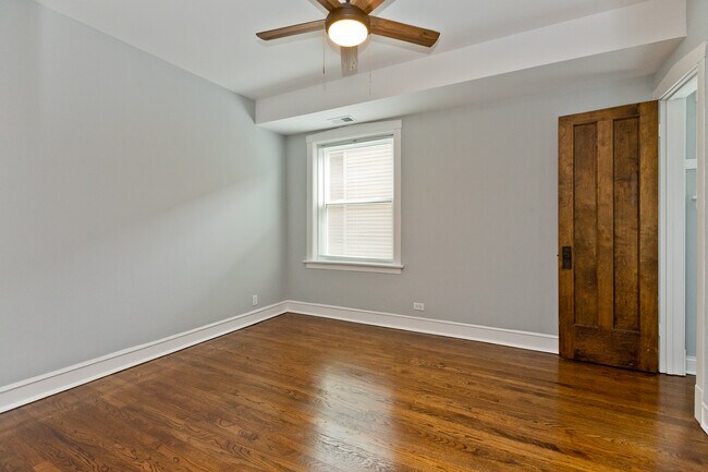 Foto del edificio - 5120 N Winchester Ave