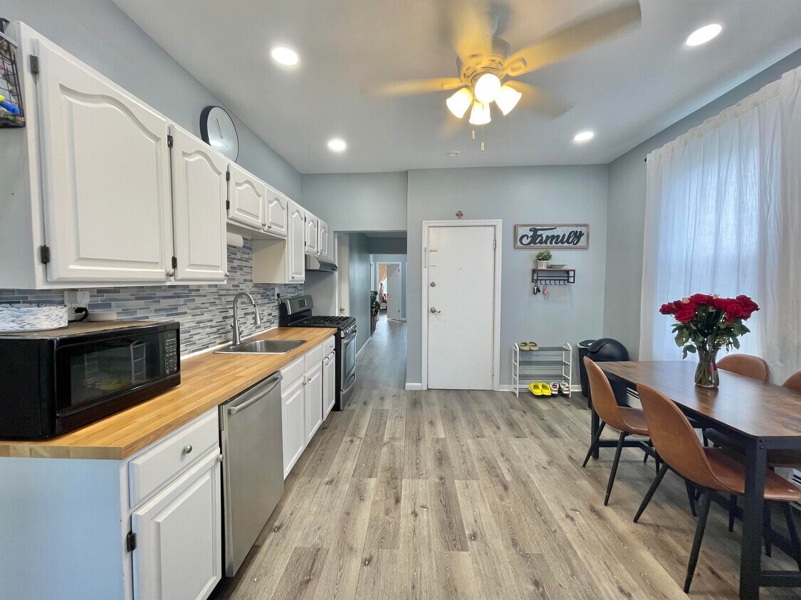 491 Avenue A Unit 3, Bayonne, NJ 07002 Condo for Rent in Bayonne, NJ