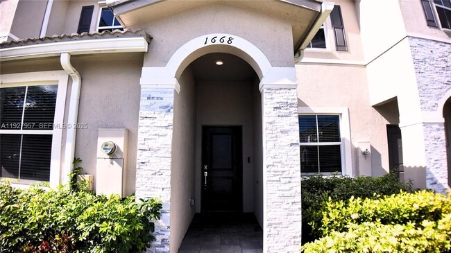 Building Photo - 1668 SE 26th Ter