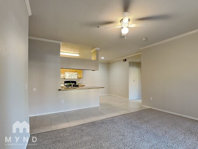 Foto del edificio - 5401 E Van Buren St