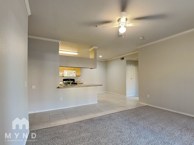 Building Photo - 5401 E Van Buren St