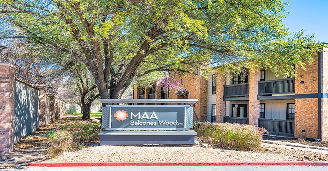 Building Photo - MAA Balcones Woods