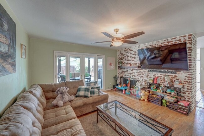 Building Photo - 4 Bedroom 2 Bath House for Rent Within Wal...