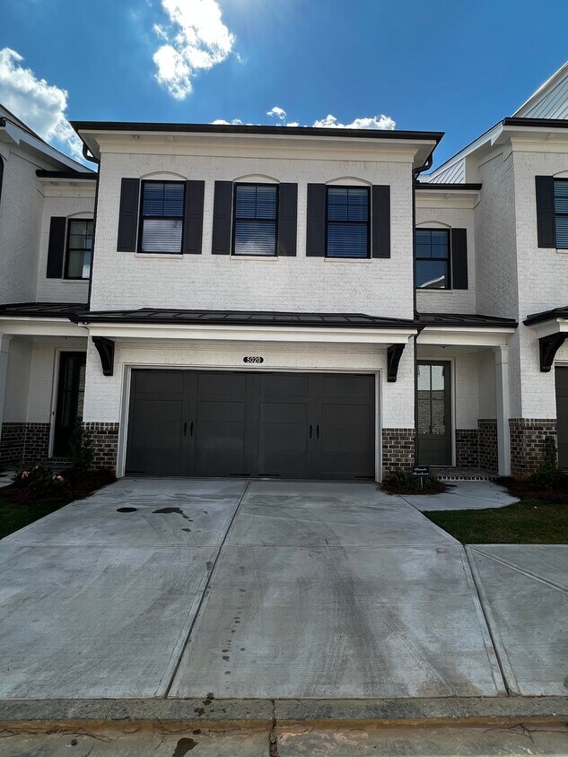 Foto principal - 5020 Buice Crest CT