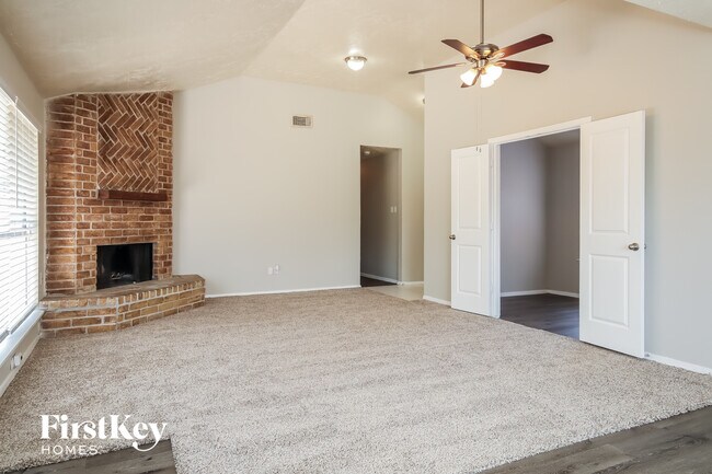 Foto del edificio - 8634 Huntermoor Cir