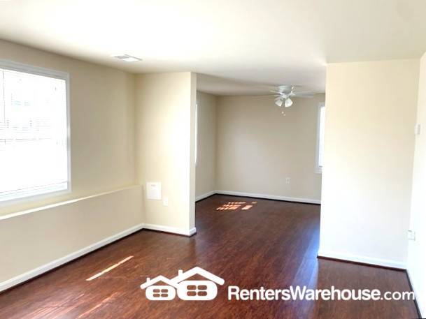 Building Photo - 1335 CHAPELVIEW Dr