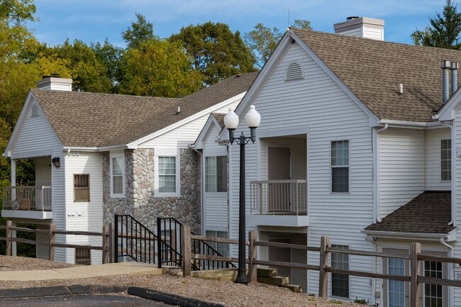 Building Photo - Village Club of Farmington Hills