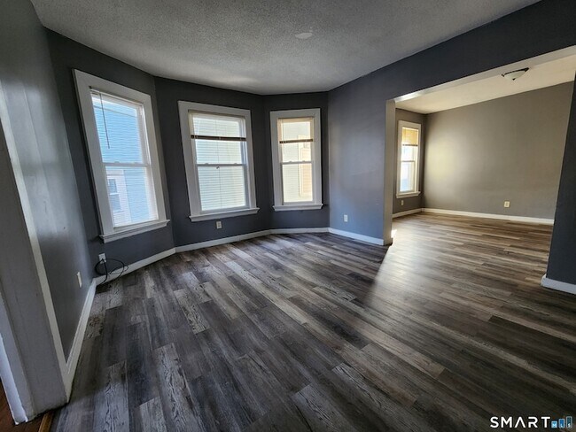 Foto del edificio - 538 Howard Ave