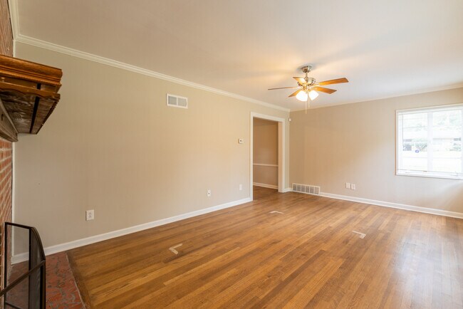 Building Photo - 1237 Wedgewood St