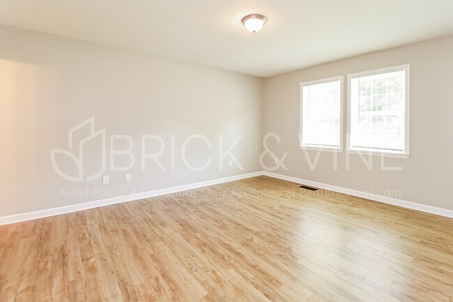 Foto del edificio - 5569 Rockdale Rd