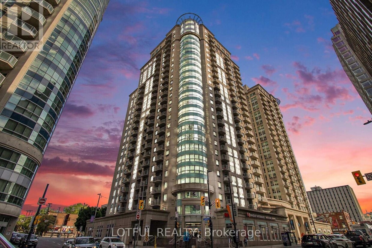 Primary Photo - 234-1234 Rideau St