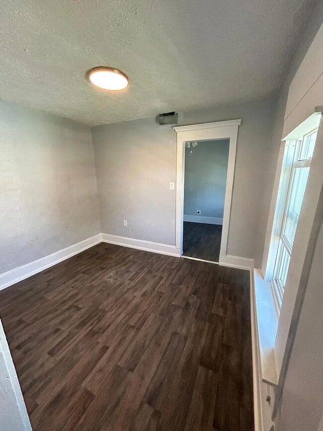 Building Photo - 420 E Indiana St