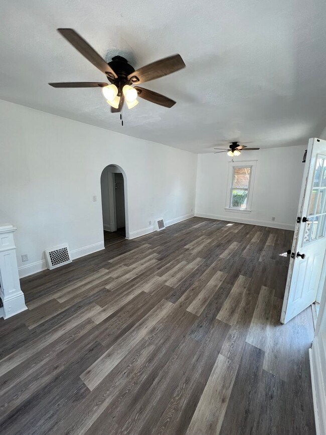 Foto del edificio - 3 bed /2 bath single family rental home fo...