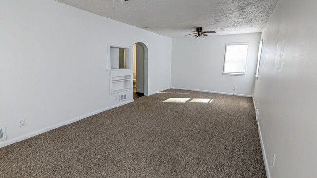 Foto del edificio - Cute 1-bed house with carport & more