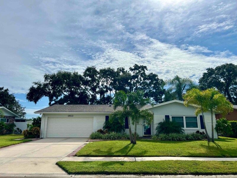Foto principal - 1853 Belmont Dr E