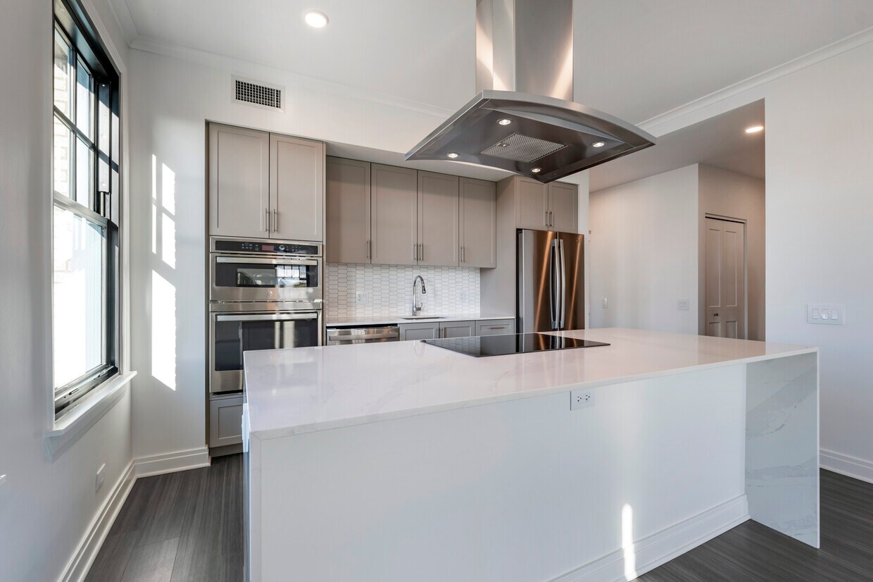 Foto principal - Renovated Luxury One Bedroom at Waterfront!