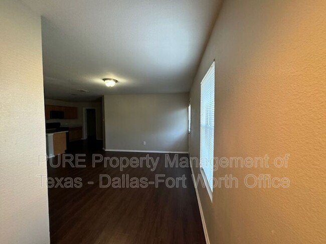 Building Photo - 500 Brookbank Dr