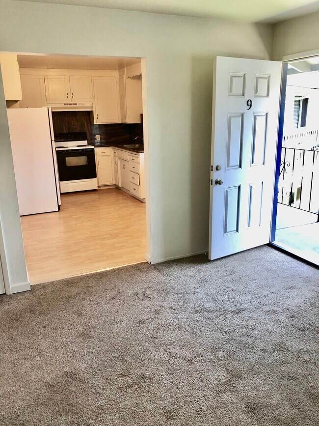 Building Photo - 454 Paula Ct