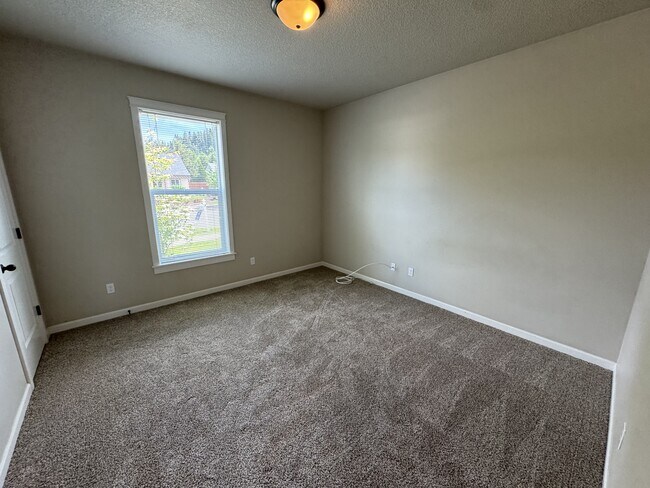 Building Photo - 903 Riley Dr NE