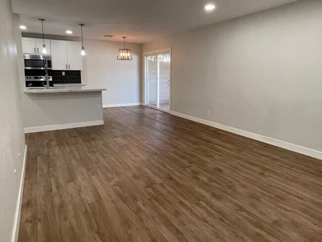 Foto del edificio - 1111 N 84th Pl