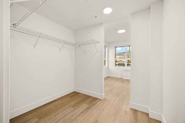 Building Photo - 500 Asher