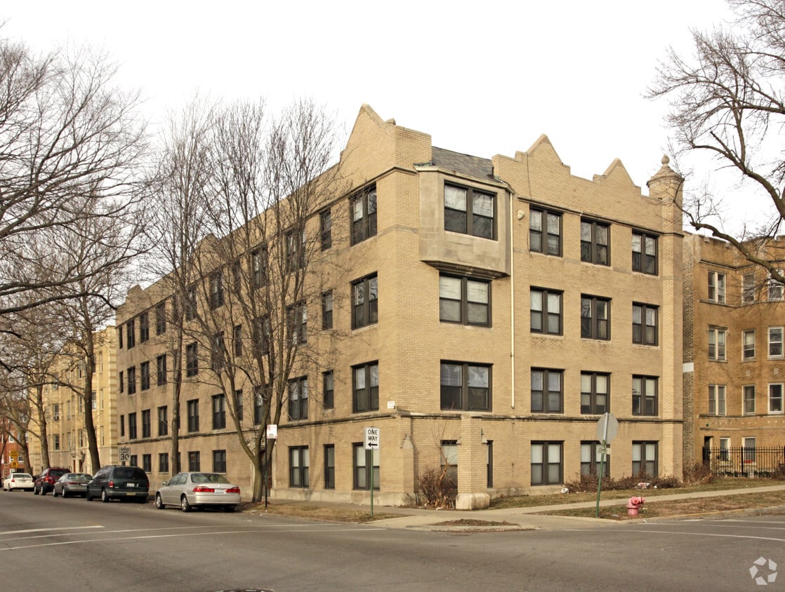 2240 W Granville Ave, Chicago, IL 60659 Apartments in Chicago, IL