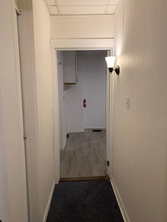 Building Photo - 39 N Pawling St