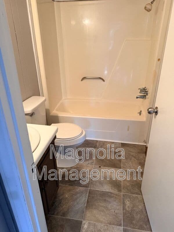 Building Photo - 204 Harrison Ave