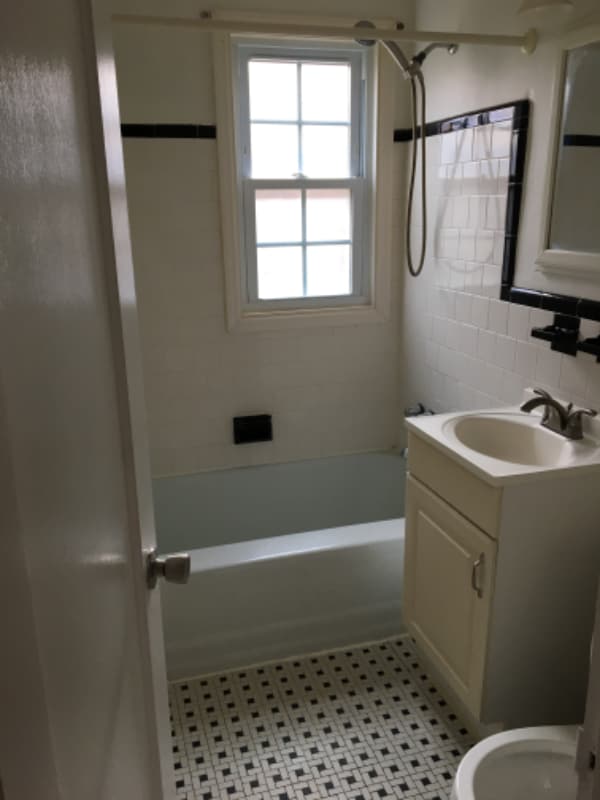 Foto del edificio - 1818 Deveron Rd