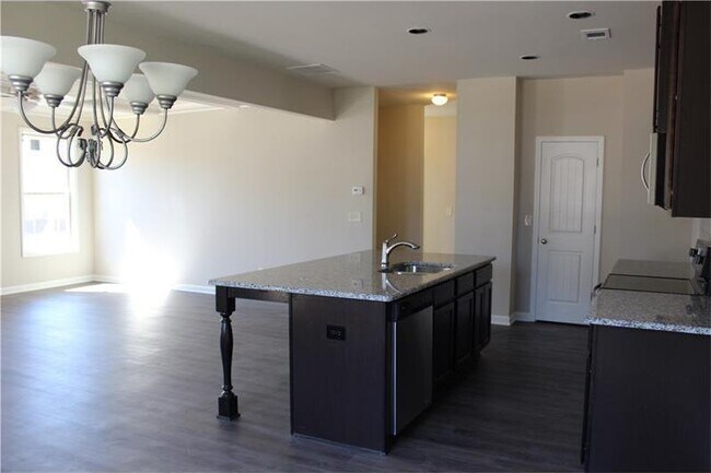 Building Photo - 5297 Castle Shoals Wy'