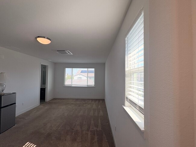 Building Photo - 1712 S Central Pky
